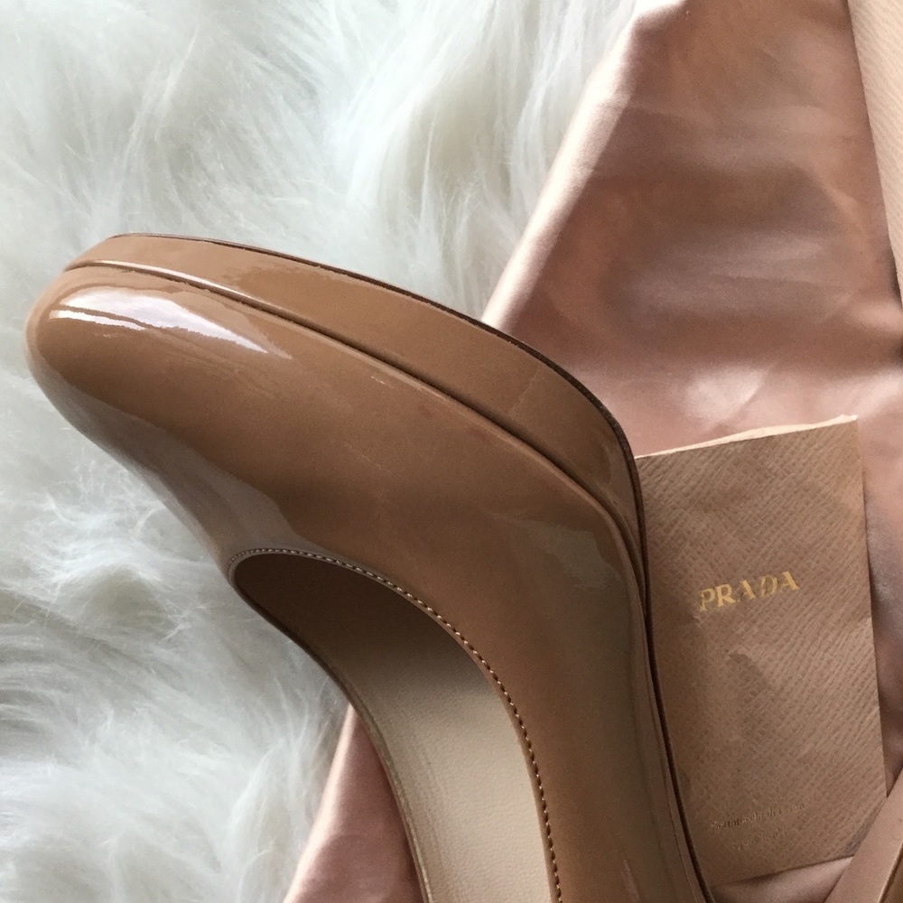 PRADA Vernice Chic Platform Pumps - Picture 3 of 10